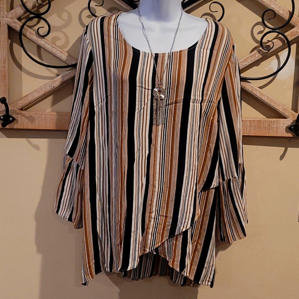 Brown. Tan & Black Long Sleeve Blouse w/Silver Necklace. APT. 9 XL